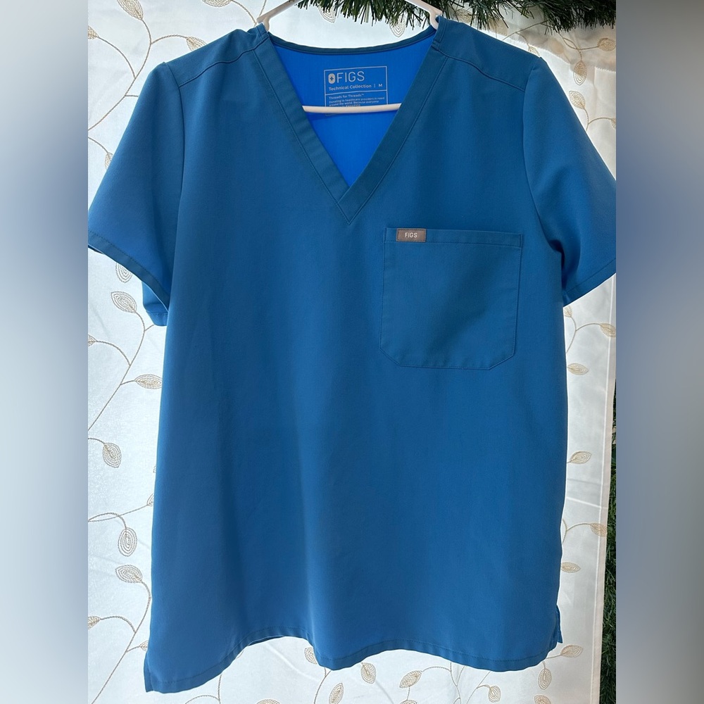 Womens Figs V-Neck Blue Short Sleeve top and Jogger pants set